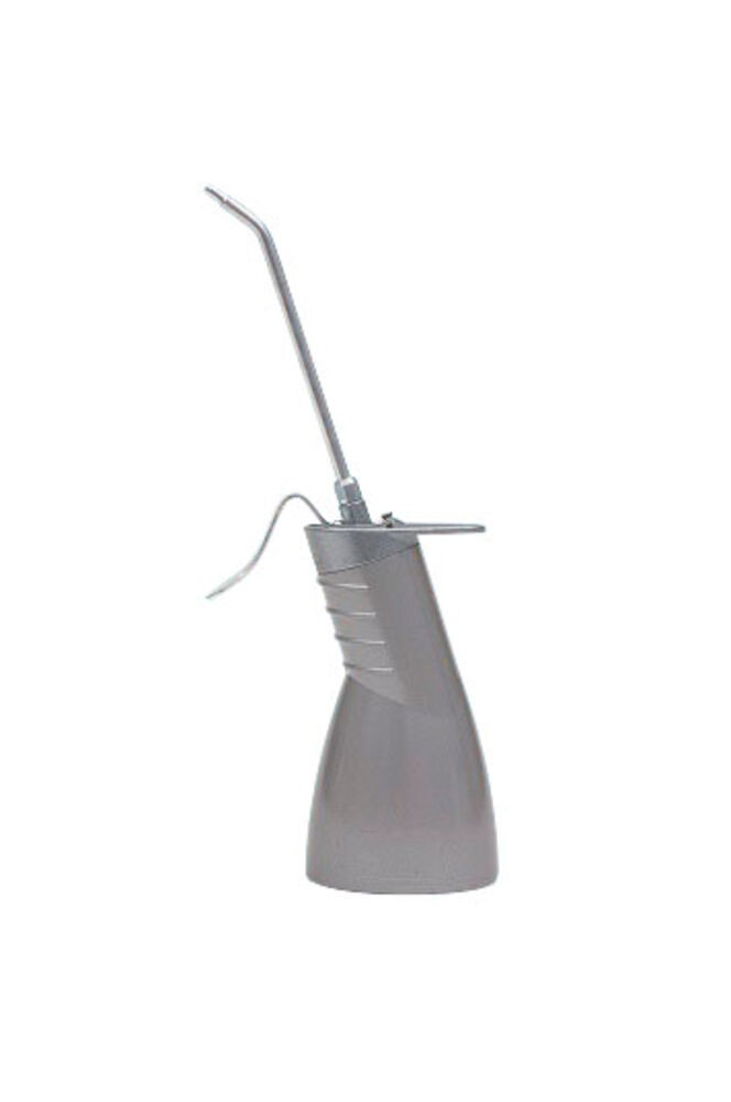 Oljekanna med tryckpump